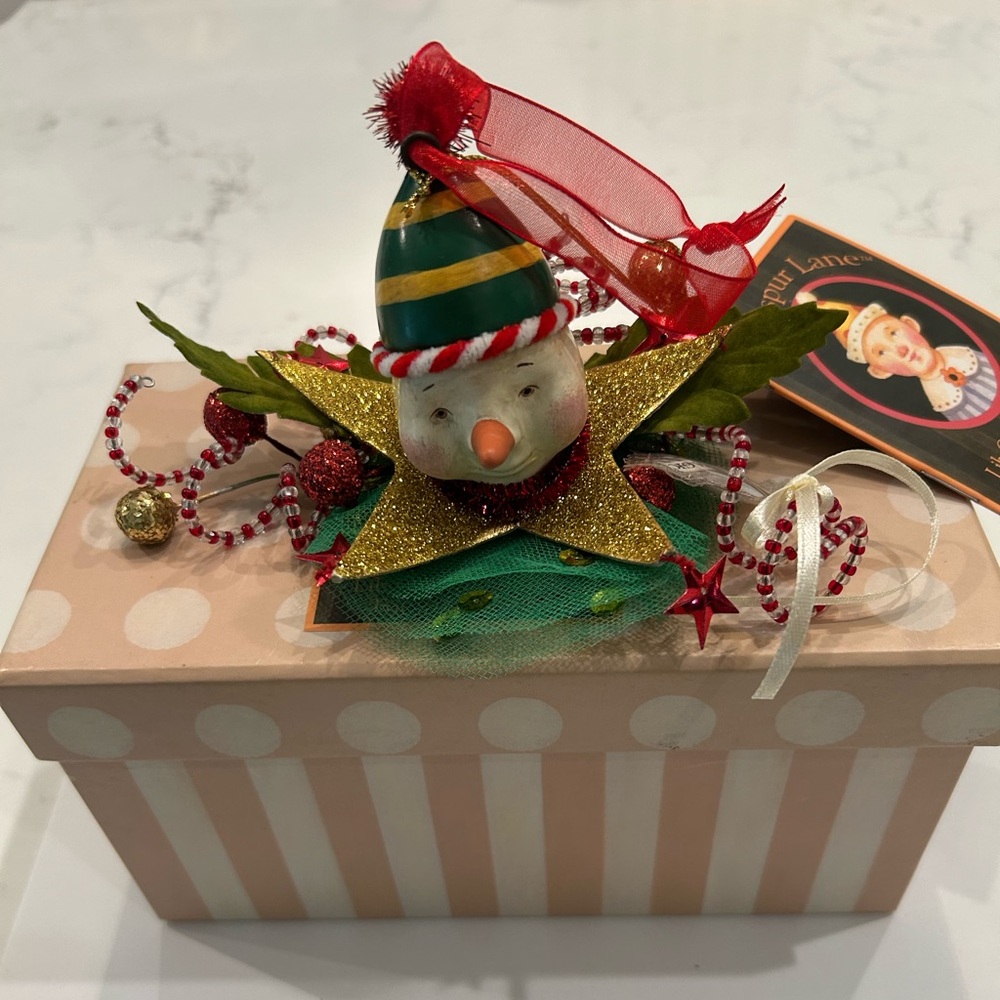 Silvestri Larkspur Lane Christmas ornament
NIB. Tags attached